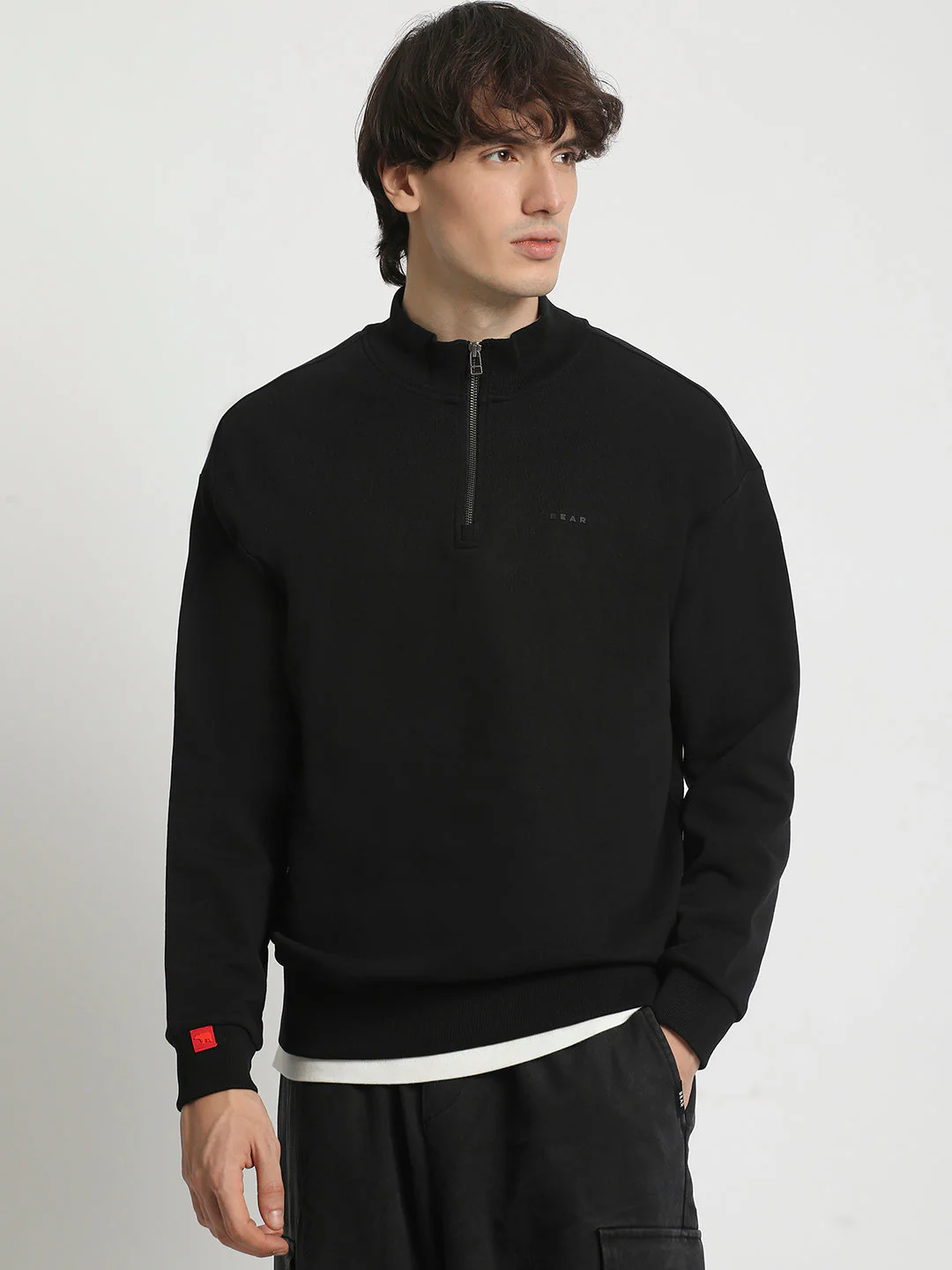 Men Black Solid Relaxed Fit Sweatshirt - Image 2
