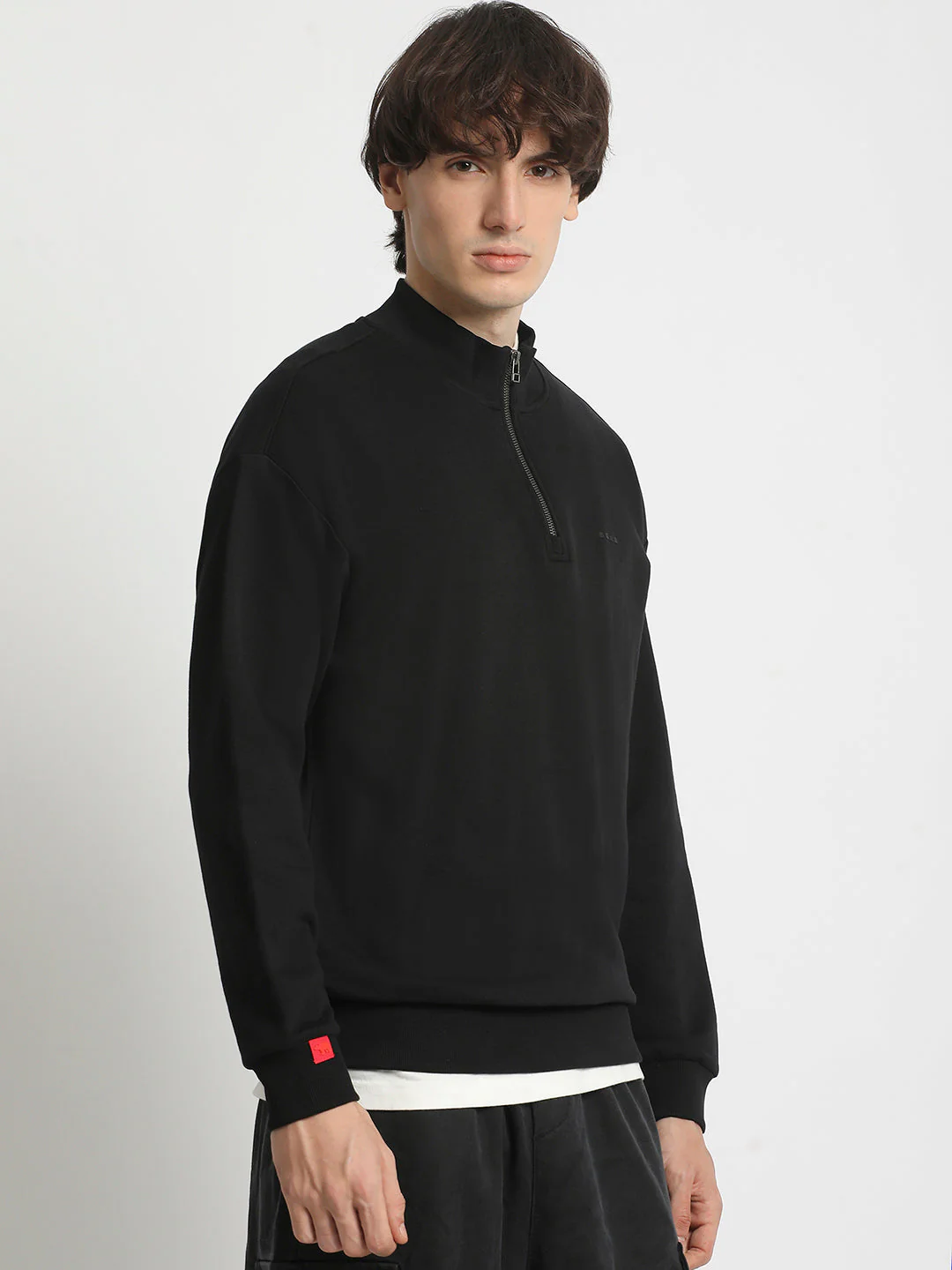 Men Black Solid Relaxed Fit Sweatshirt - Image 3