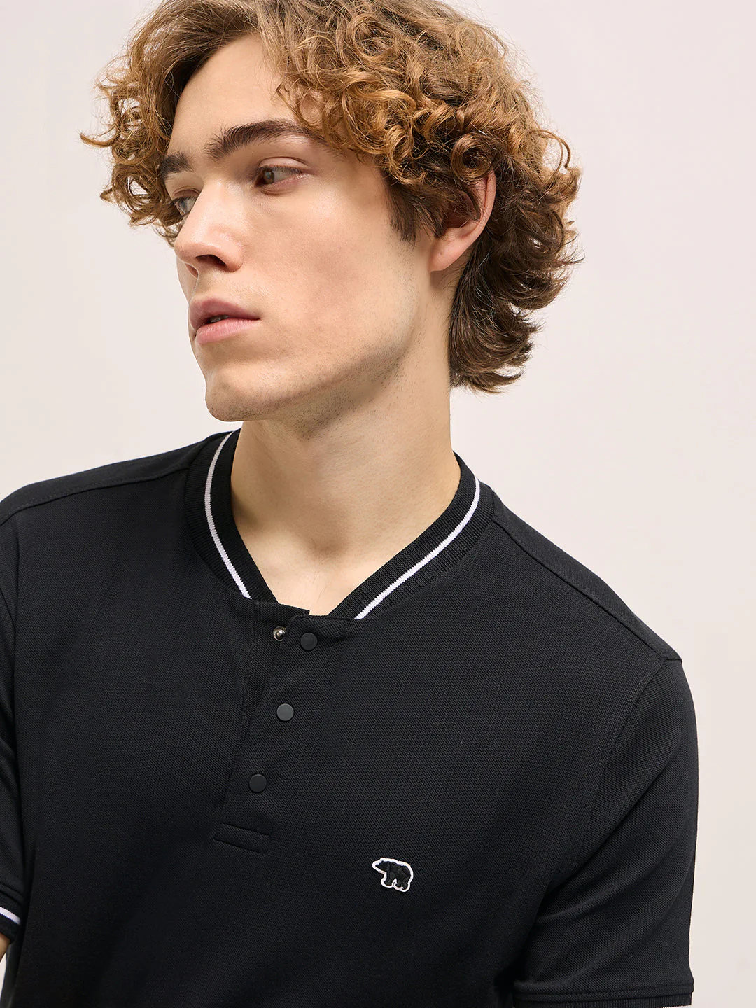 Men Black Solid Ribbed Collar - Image 5