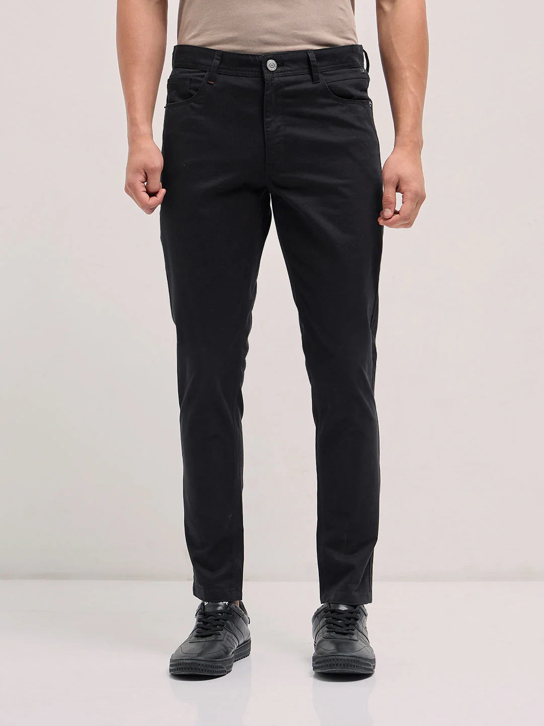 Men Black Solid Slim Fit Casual Chino Trouser - Image 7