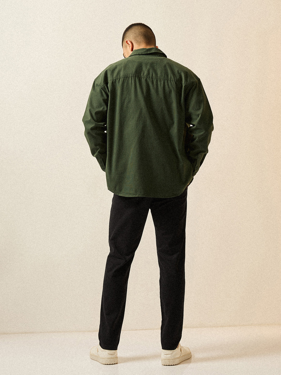 Men Black Solid Slim Fit Casual Chino Trouser - Image 2