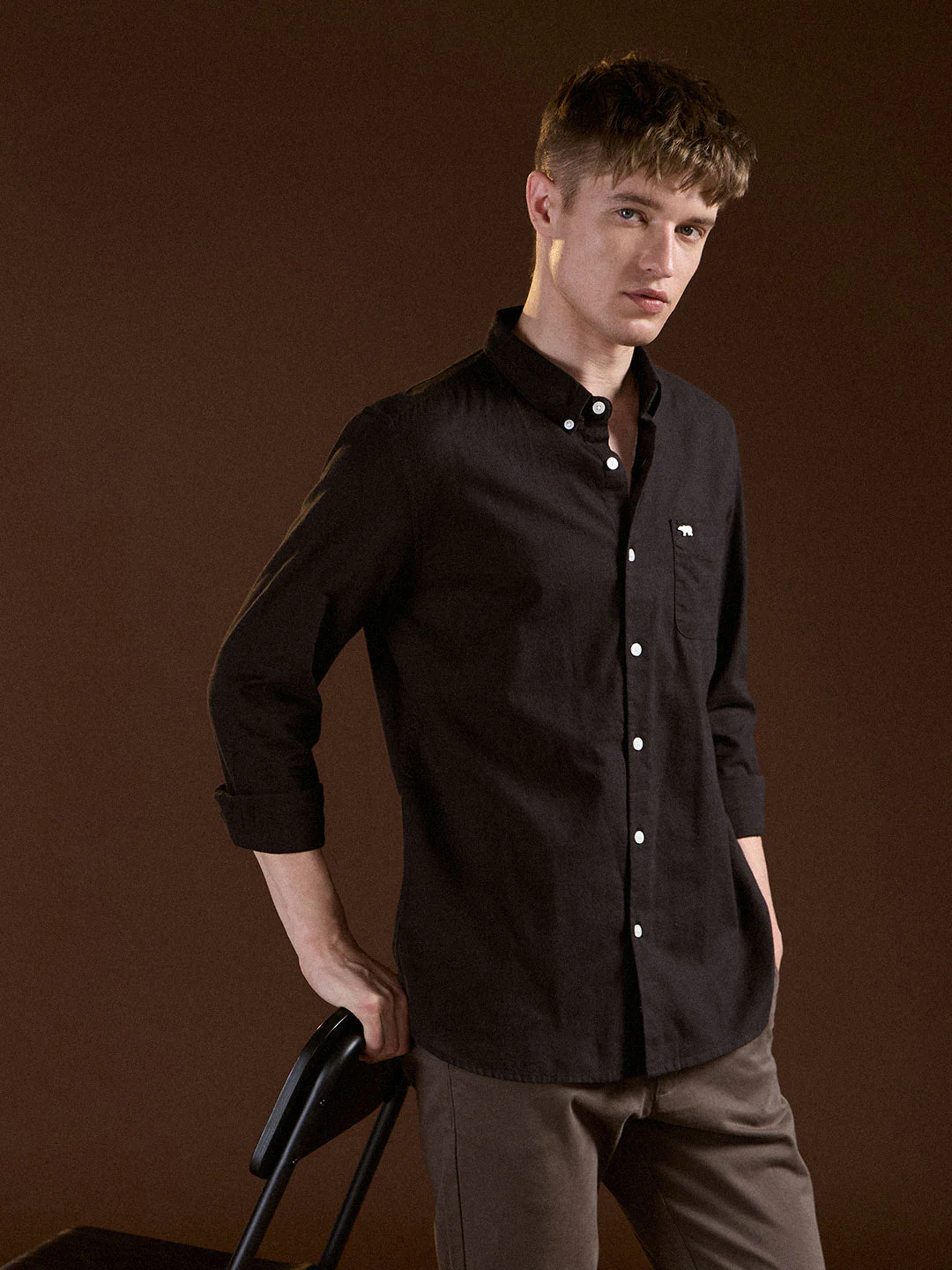 Men Black Solid Slim Fit Cotton Casual Shirt