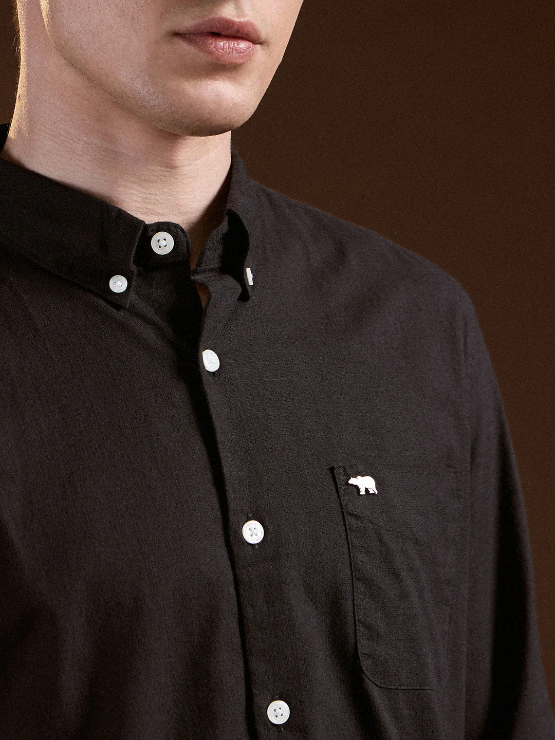 Men Black Solid Slim Fit Cotton Casual Shirt - Image 5