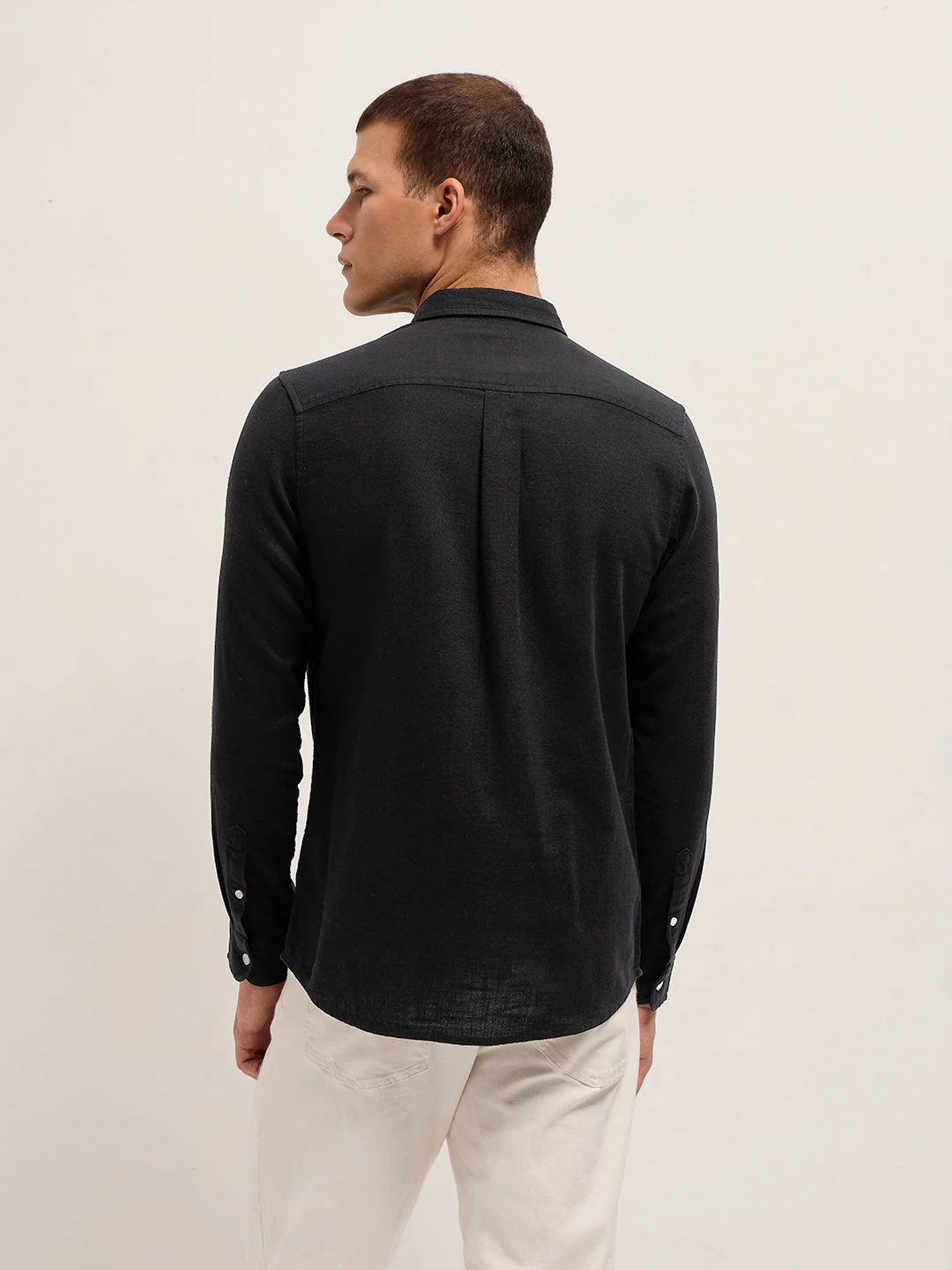 Men Black Solid Slim Fit Cotton Casual Shirt - Image 2