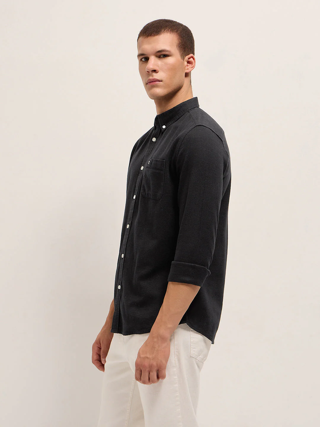 Men Black Solid Slim Fit Cotton Casual Shirt - Image 3