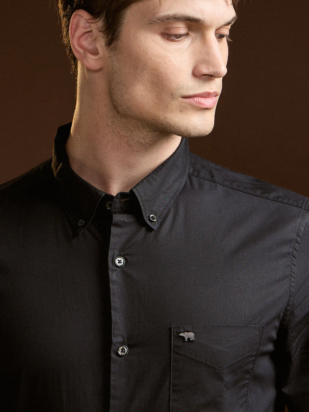 Men Black Solid Slim Fit Cotton Casual Shirt - Image 5