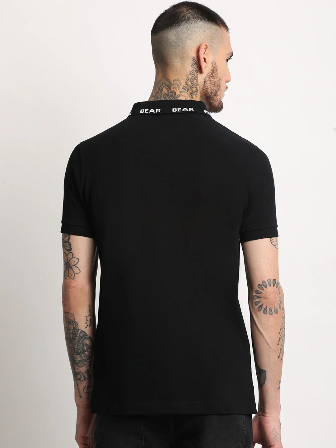 Men  Black Solid Slim Fit Polo T-shirt - Image 4