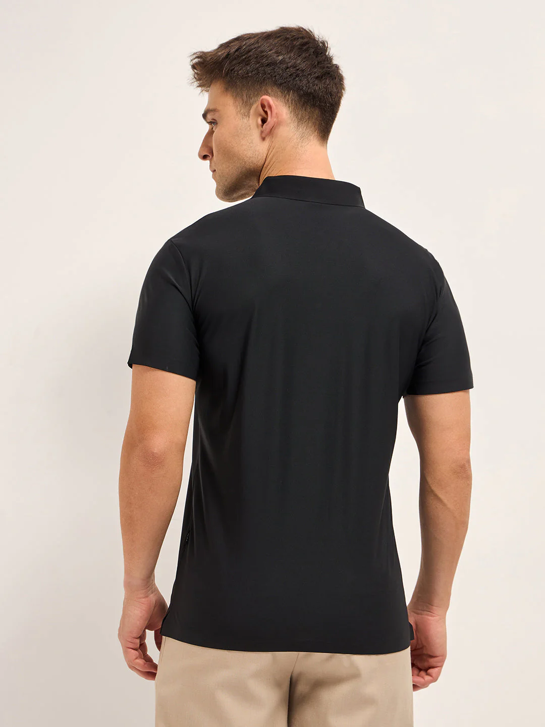 Men Black Solid Slim Fit Polo T-shirt - Image 2