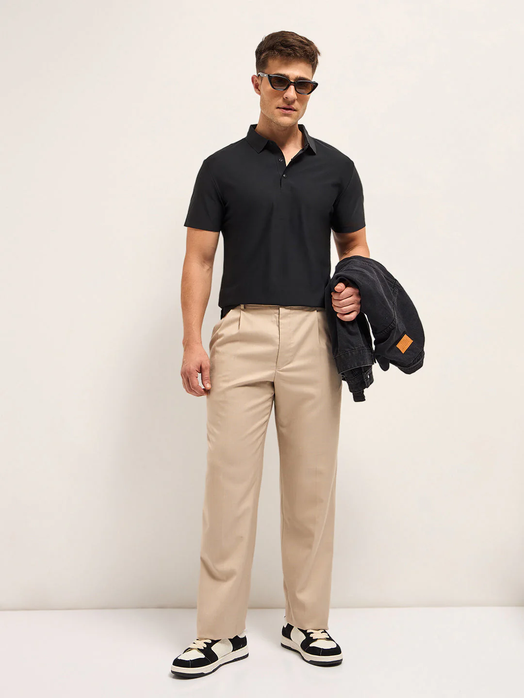 Men Black Solid Slim Fit Polo T-shirt - Image 4