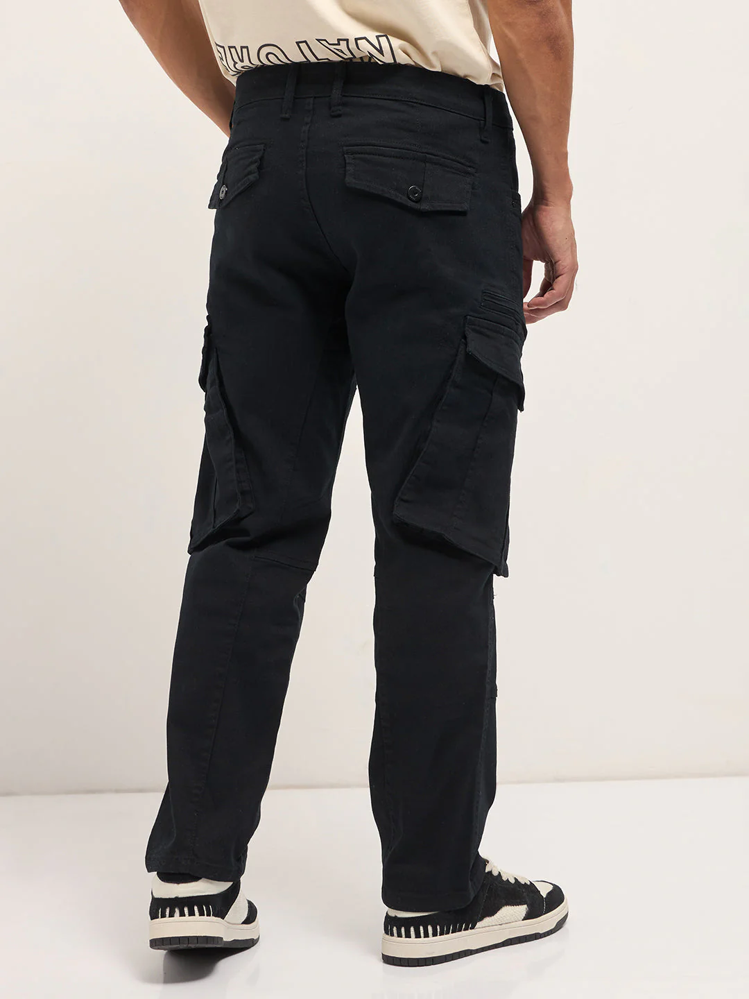 Men Black Solid Straight Fit Cargo Denim - Image 2