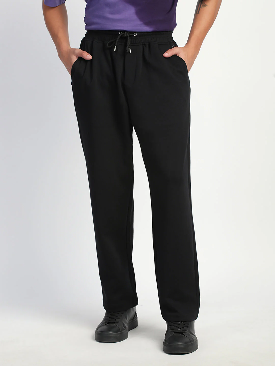 Men Black Solid Straight Fit Trousers - Image 2