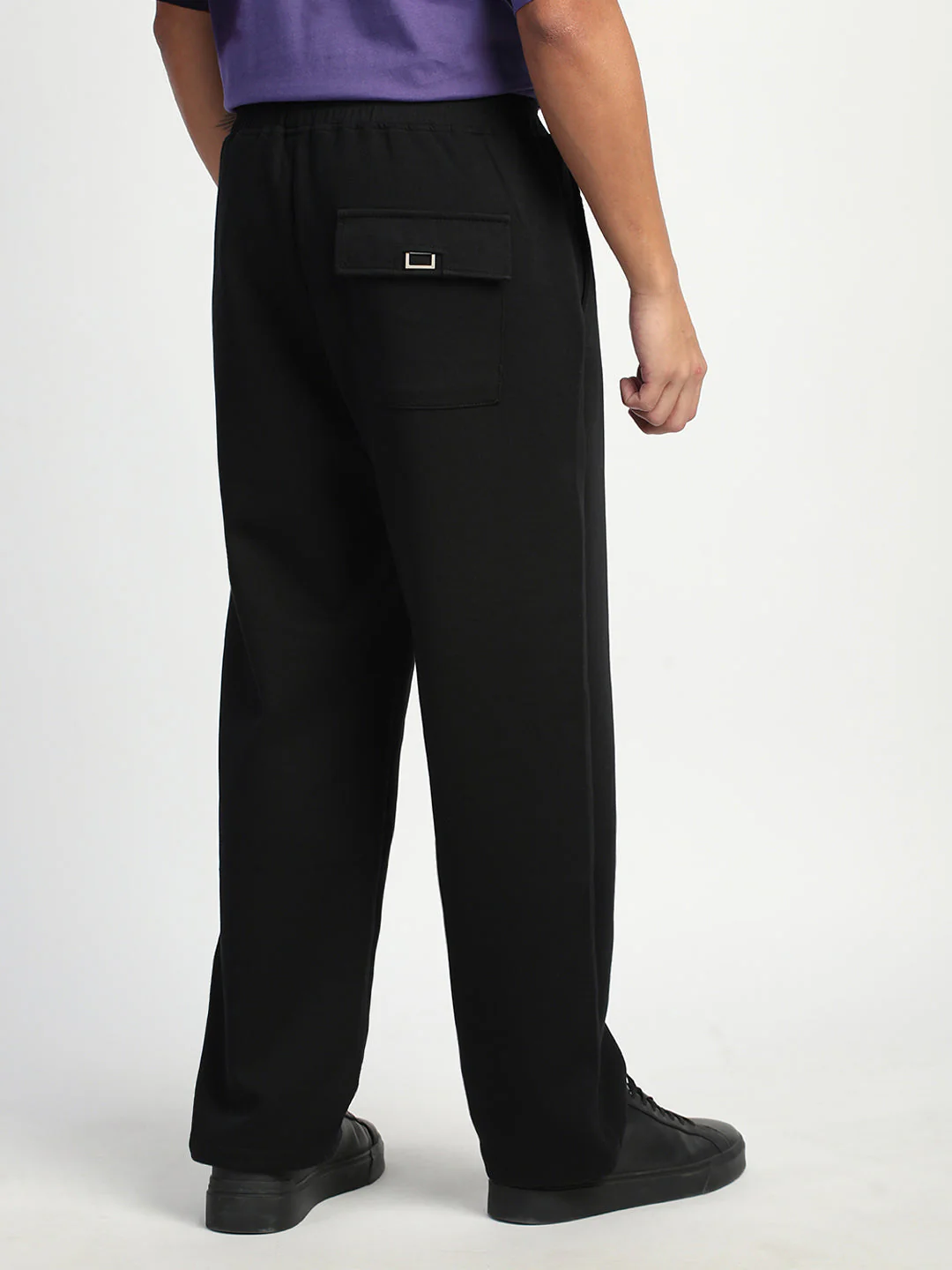 Men Black Solid Straight Fit Trousers - Image 4