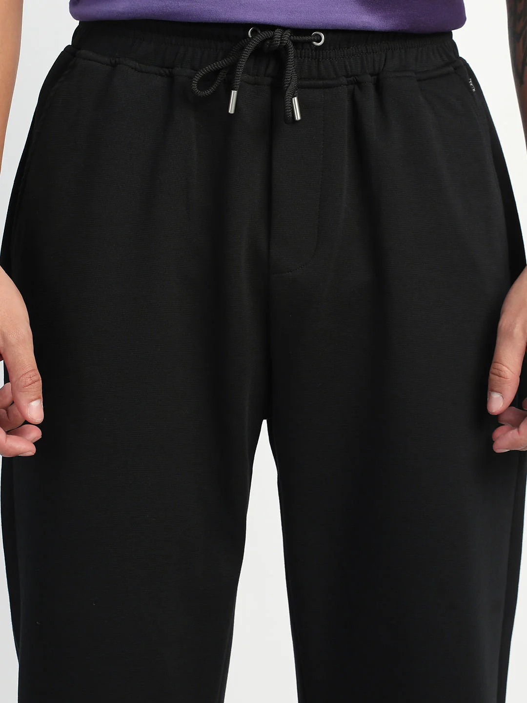 Men Black Solid Straight Fit Trousers - Image 6