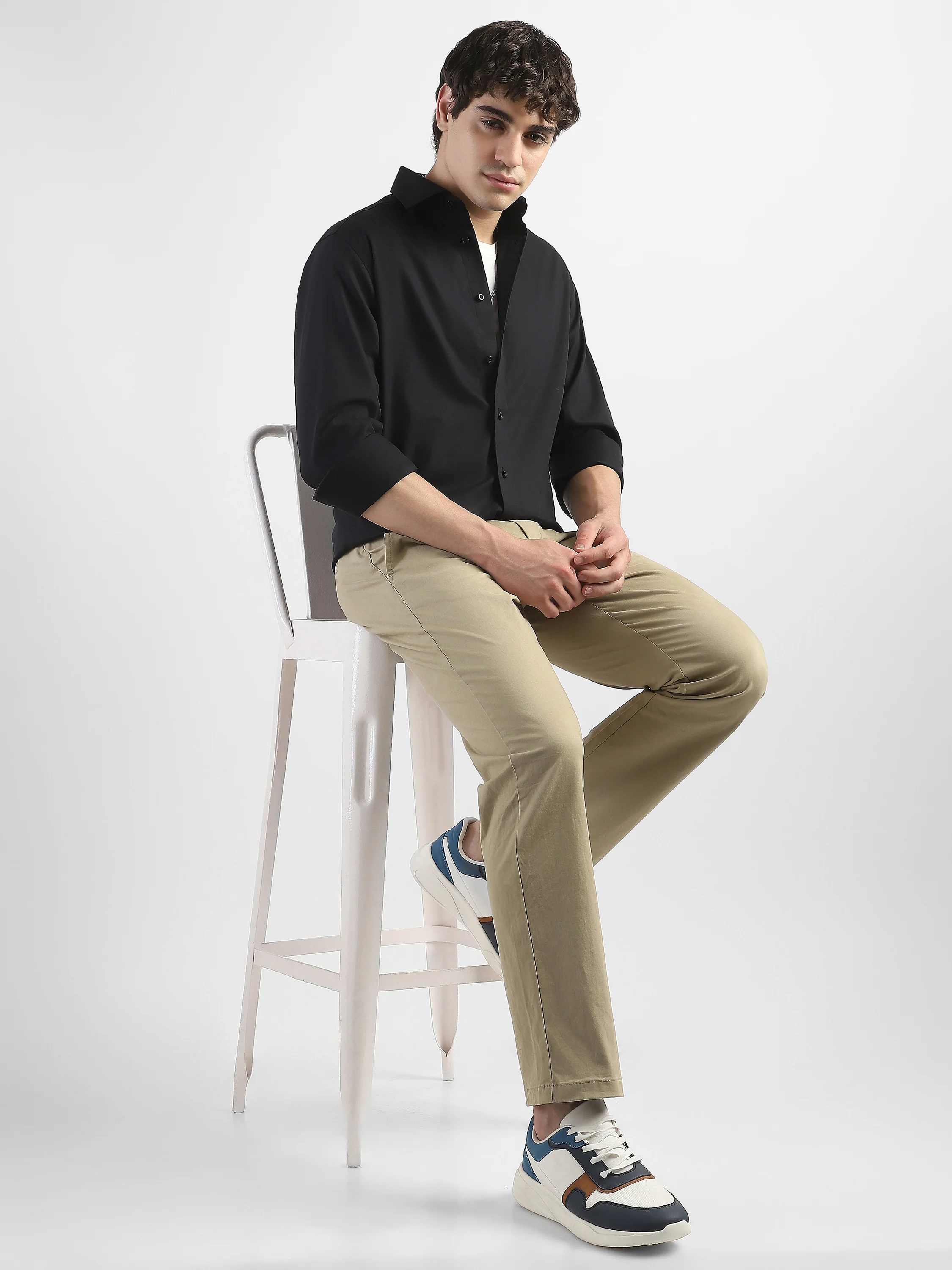 Men Black Spread Collar Shirt - Image 2