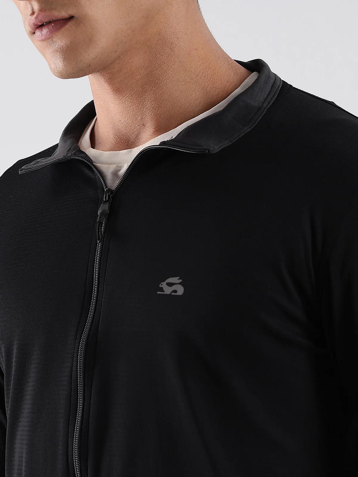 Men Black Sunscreen Jacket With UV Protection And Zipper - Image 2