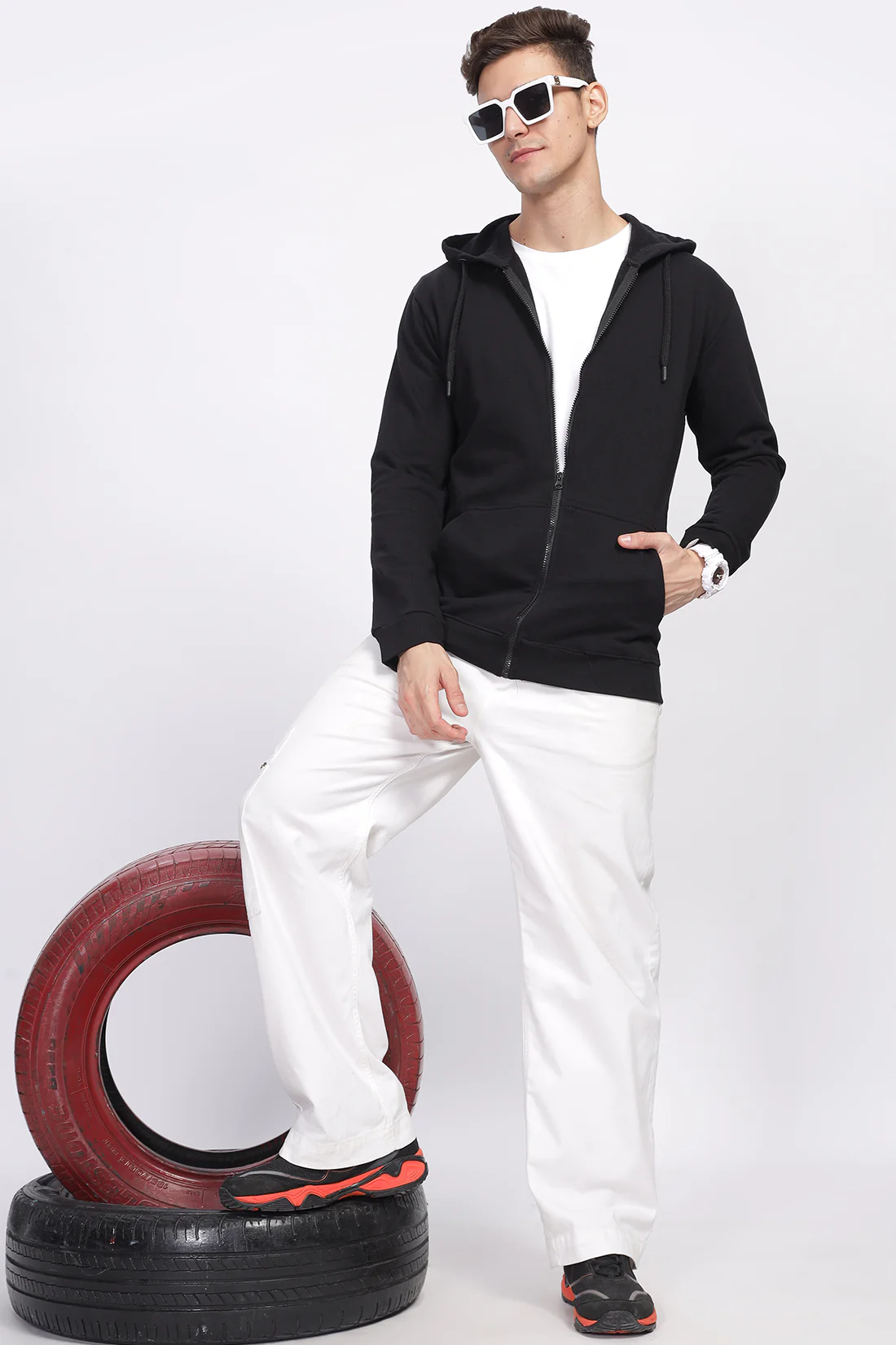 Men Black  Sweatshirt With Zipper Hoodies - Image 3