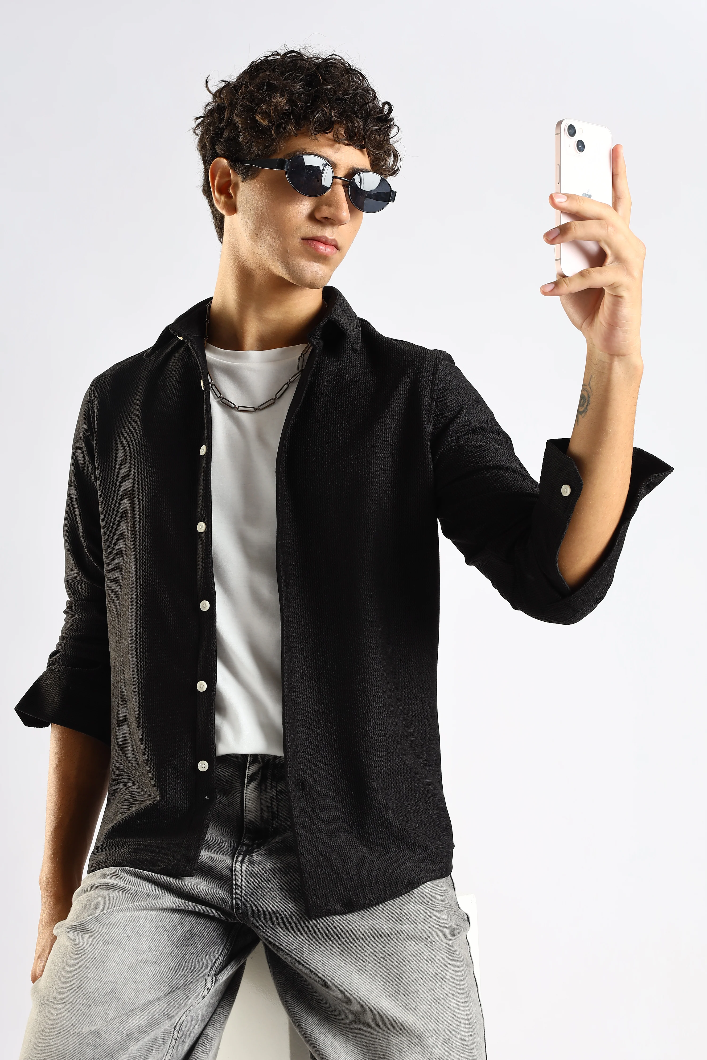 Men Black Textured Spread Collar Shirt - Image 12