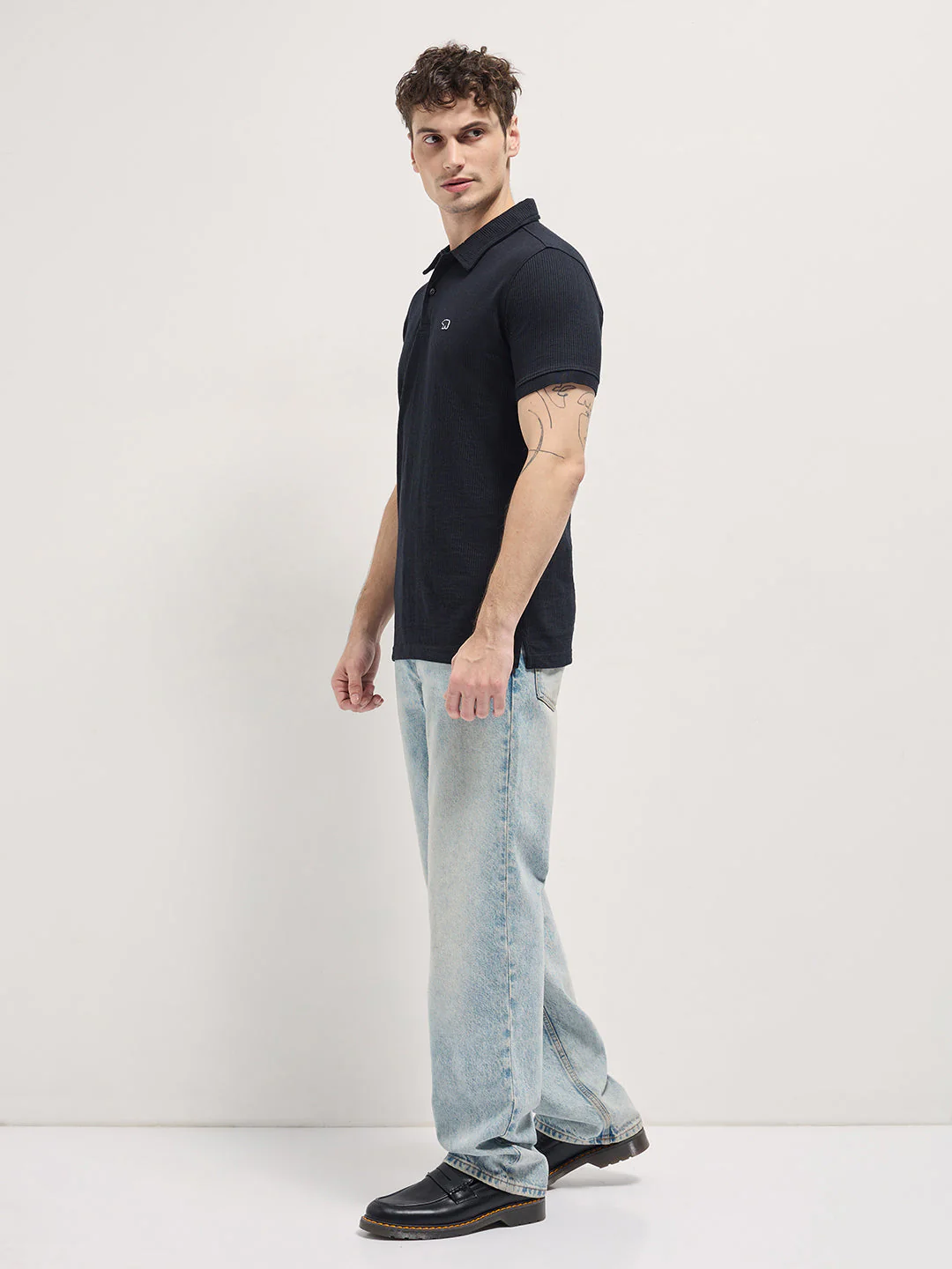 Men Black Textured Stripe Design Slim Fit Polo - Image 3
