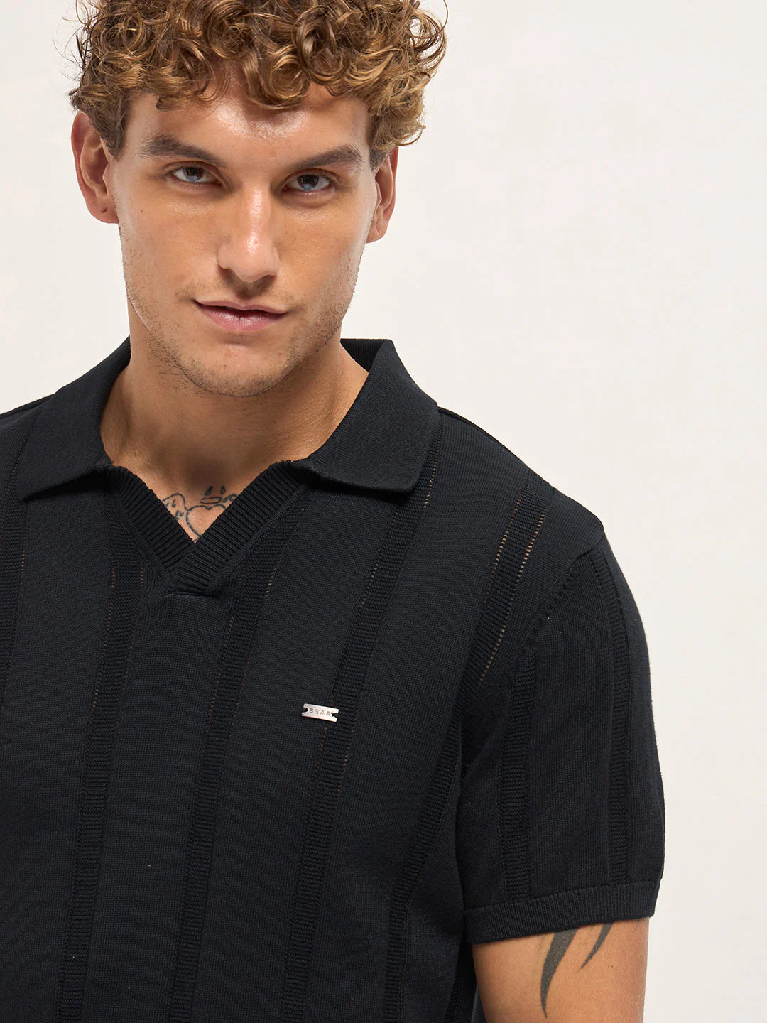 Men Black Textured vertical knit stripes Slim Fit Polo - Image 5