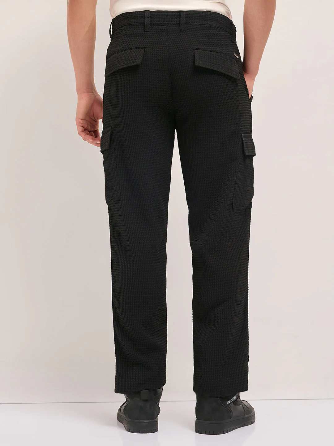 Men Black Textured Waffle Weave Straight Fit Cargo Pants - Image 2