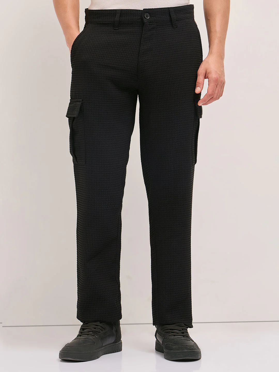 Men Black Textured Waffle Weave Straight Fit Cargo Pants - Image 7