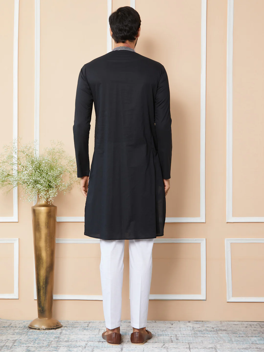 Men Black Thread & Sequin Worked Pure Cotton Straight Kurta - Image 3