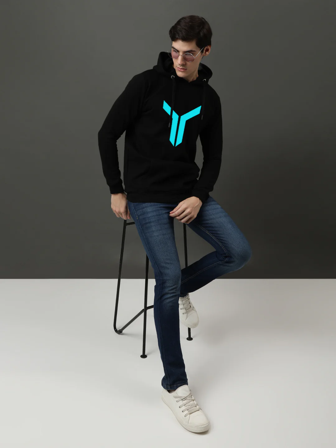 Men Black Printed Hoodie - Image 5