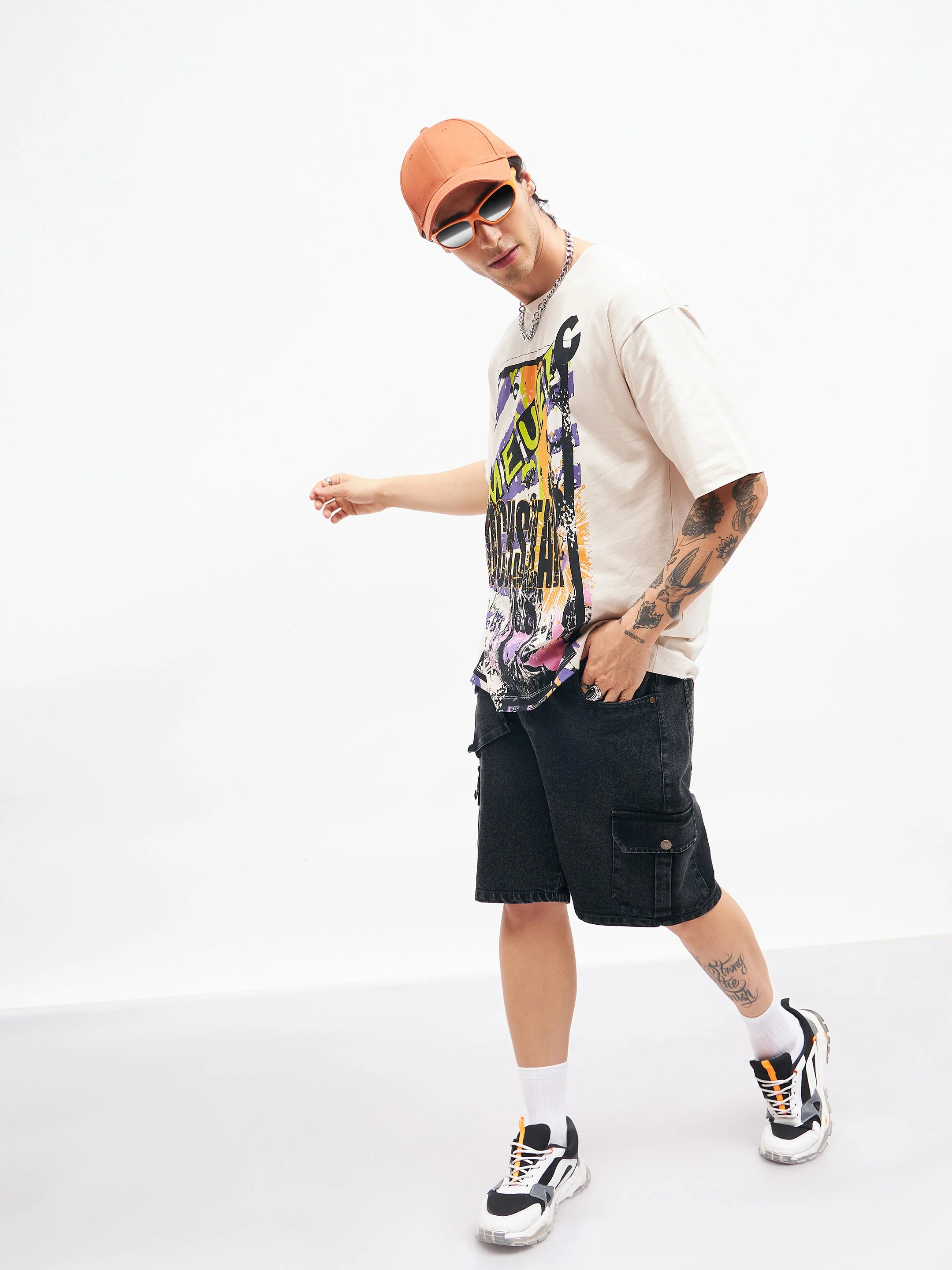 Men Black Utility Pocket Denim Shorts - Image 5