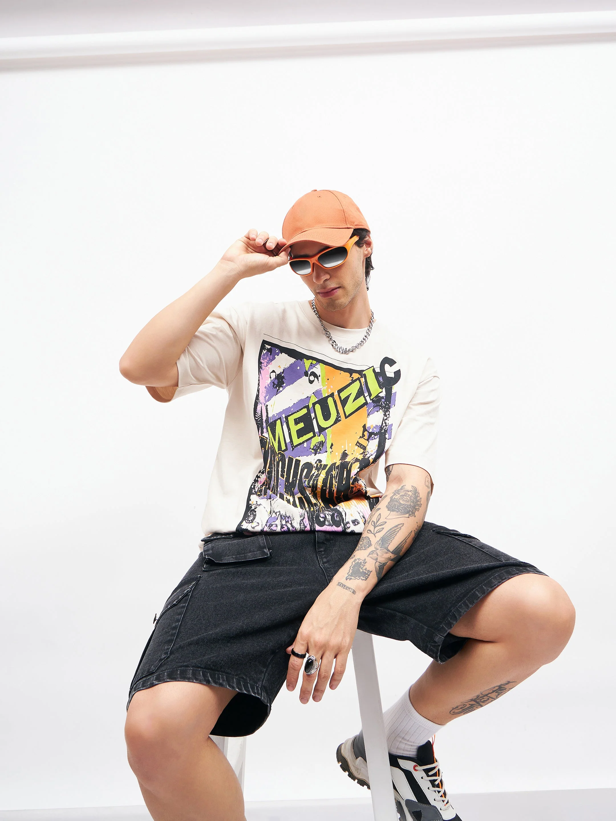 Men Black Utility Pocket Denim Shorts - Image 6