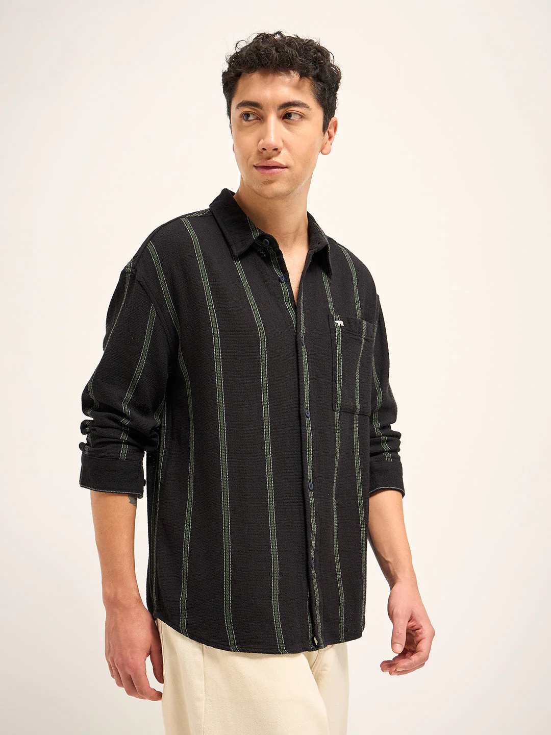 Men Black Vertical Stripe Relax Fit Casual Shirt - Image 3