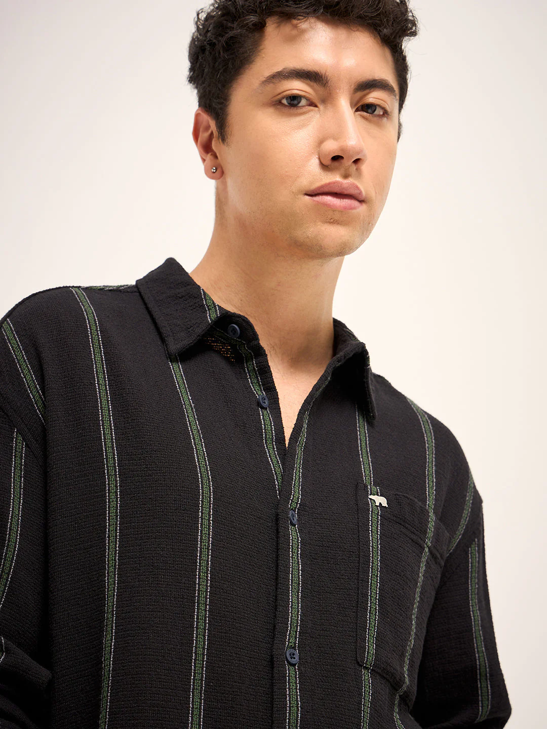 Men Black Vertical Stripe Relax Fit Casual Shirt - Image 5