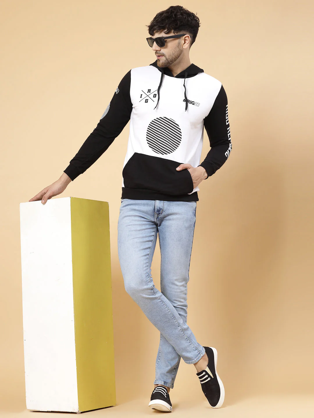 Men Black White Printed Hooded Fleece Full Sleeve Sweatshirt - Image 3