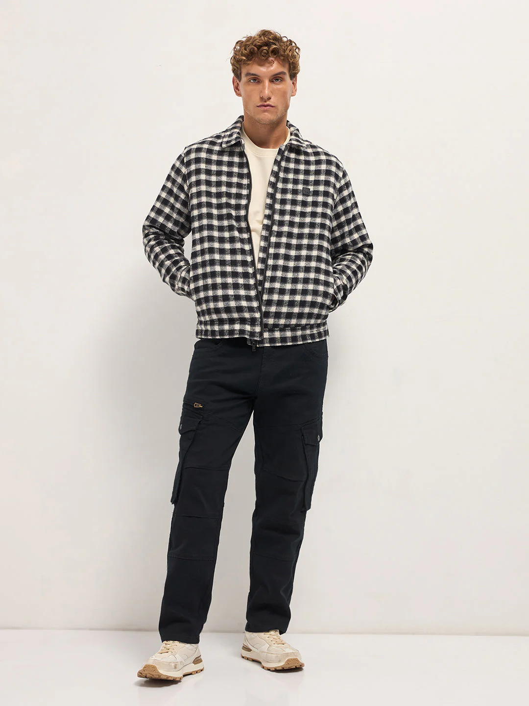 Men Black & White Checked Jacket - Image 4