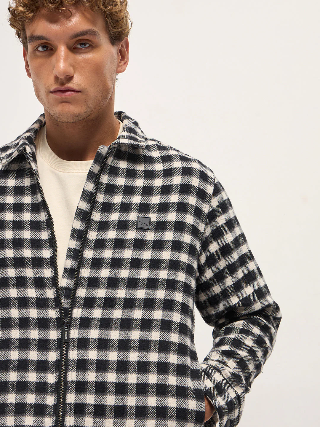 Men Black & White Checked Jacket - Image 5