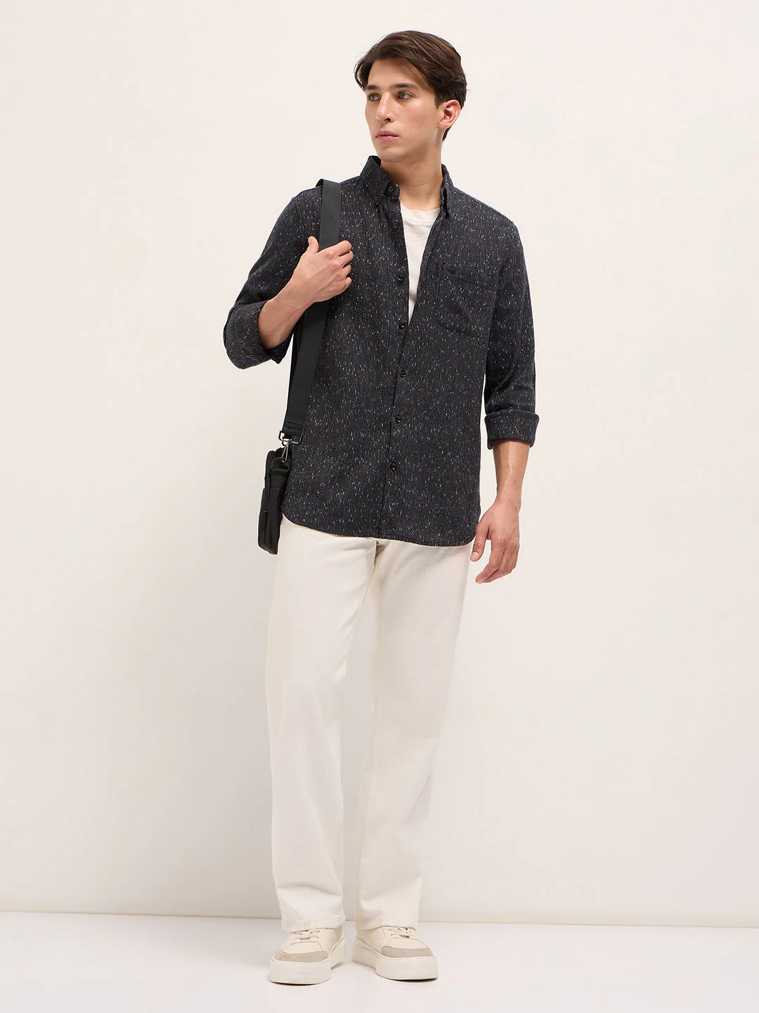 Men Black Woven Design Cotton Blend Slim Fit Casual Shirt - Image 4