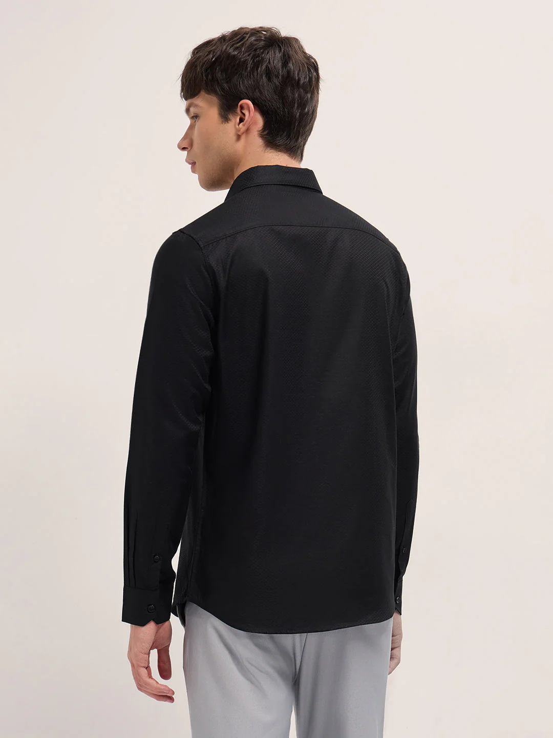 Men Black Woven Pattern Cotton Tailored Fit Formal Shirt - Image 2