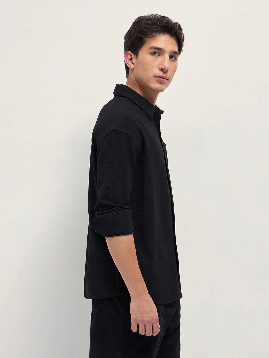 Men Black Woven Textured Relaxed Fit Casual Shirt - Image 3