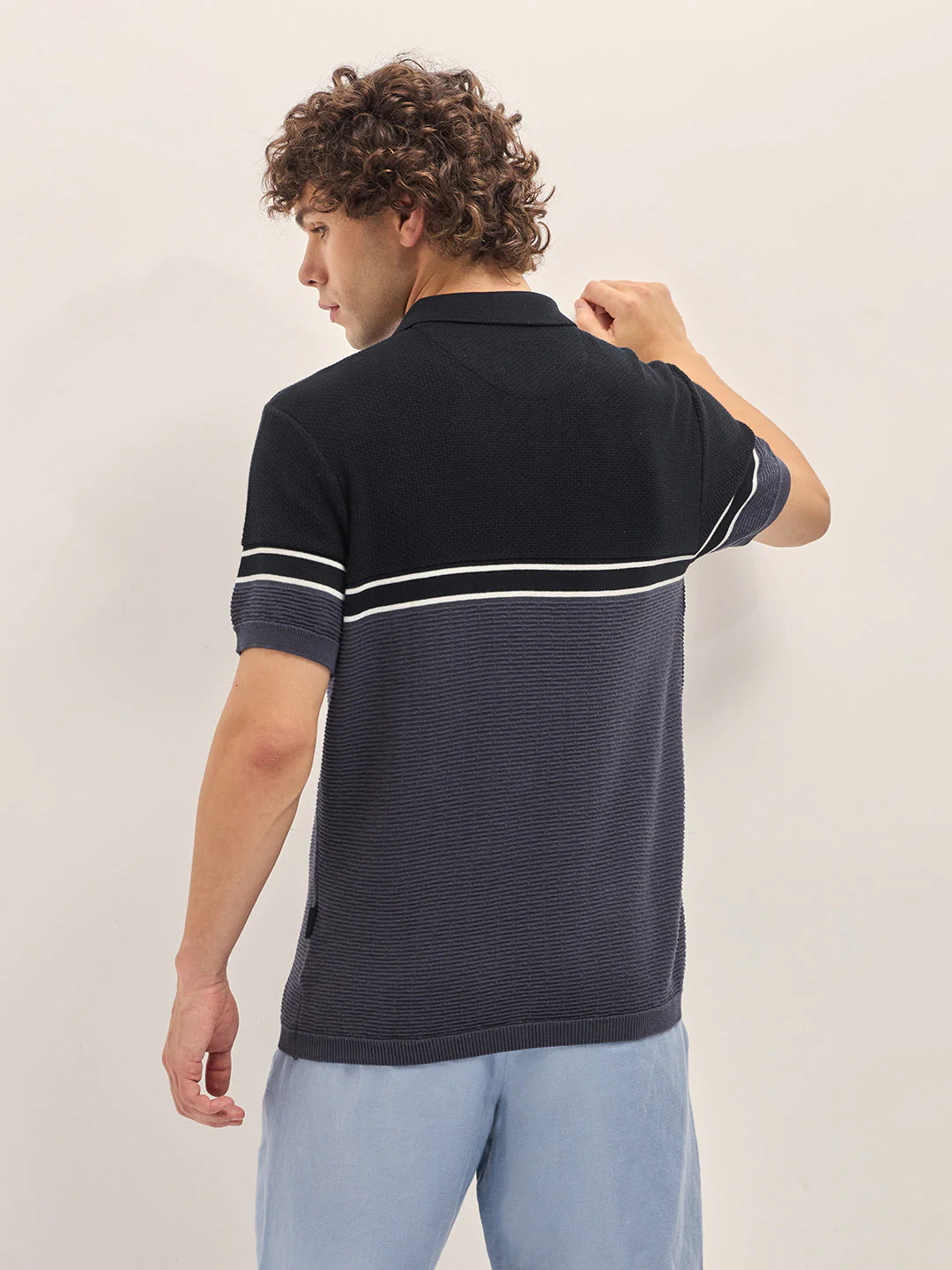 Men BlackBlue Dual-tone Textured Knit Regular Fit Polo T-shirt - Image 2