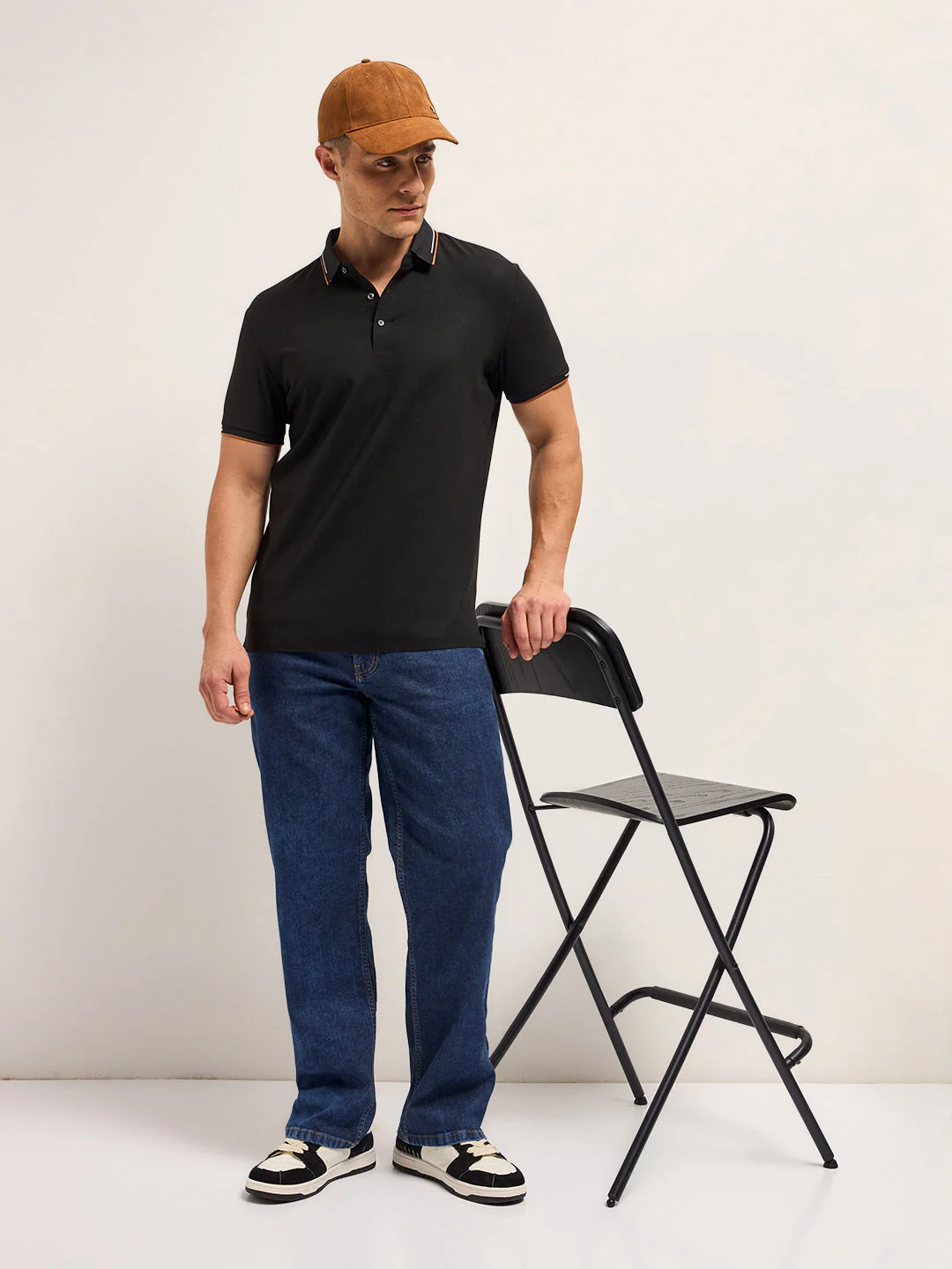 Men BlackContrast Piping Slim Fit Polo T-shirt - Image 4