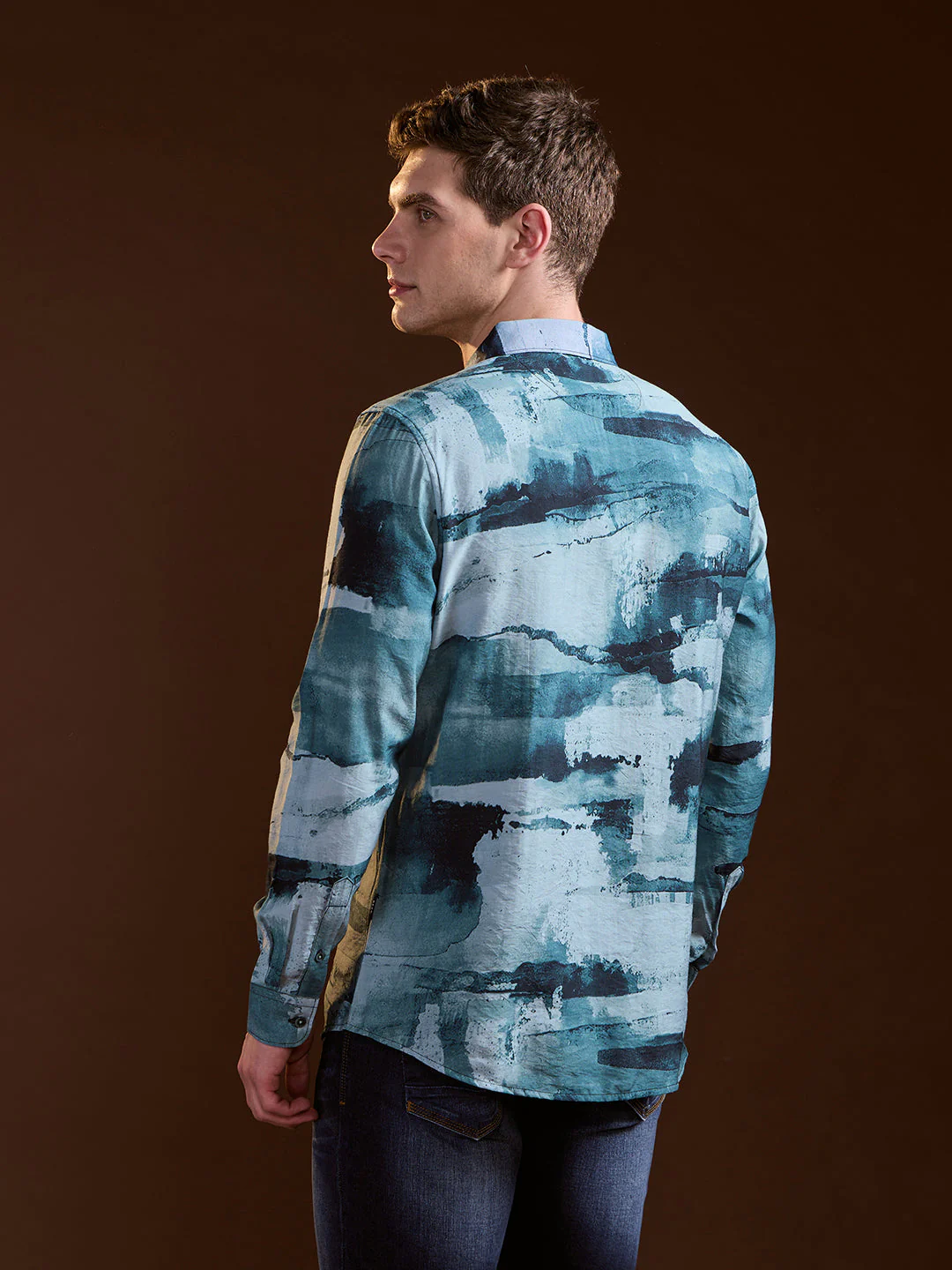 Men Blue Abstract Digital Print Slim Fit Casual Shirt - Image 2