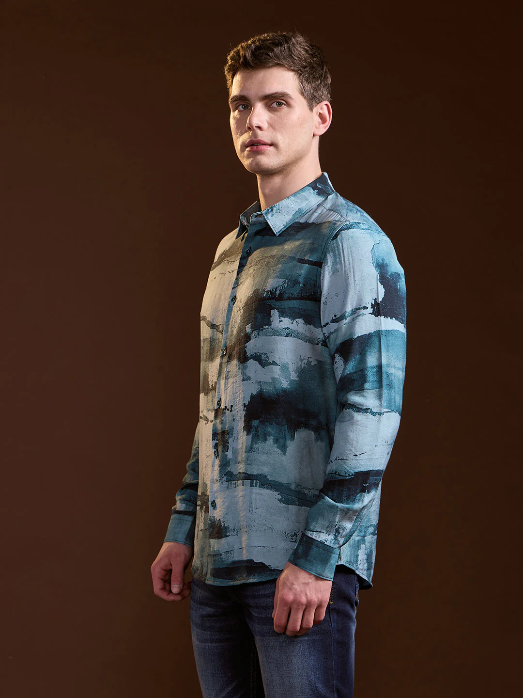 Men Blue Abstract Digital Print Slim Fit Casual Shirt - Image 3