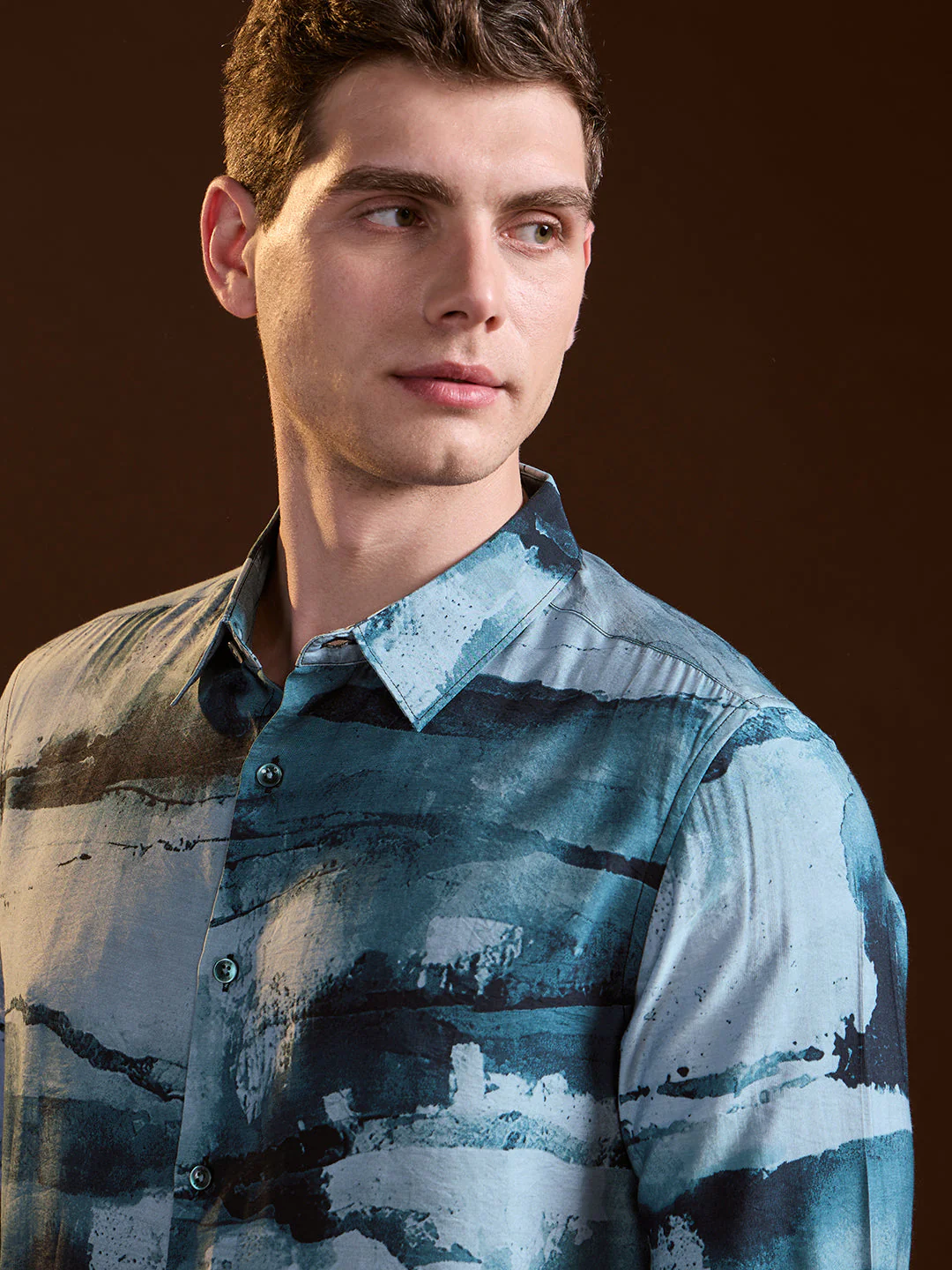 Men Blue Abstract Digital Print Slim Fit Casual Shirt - Image 5