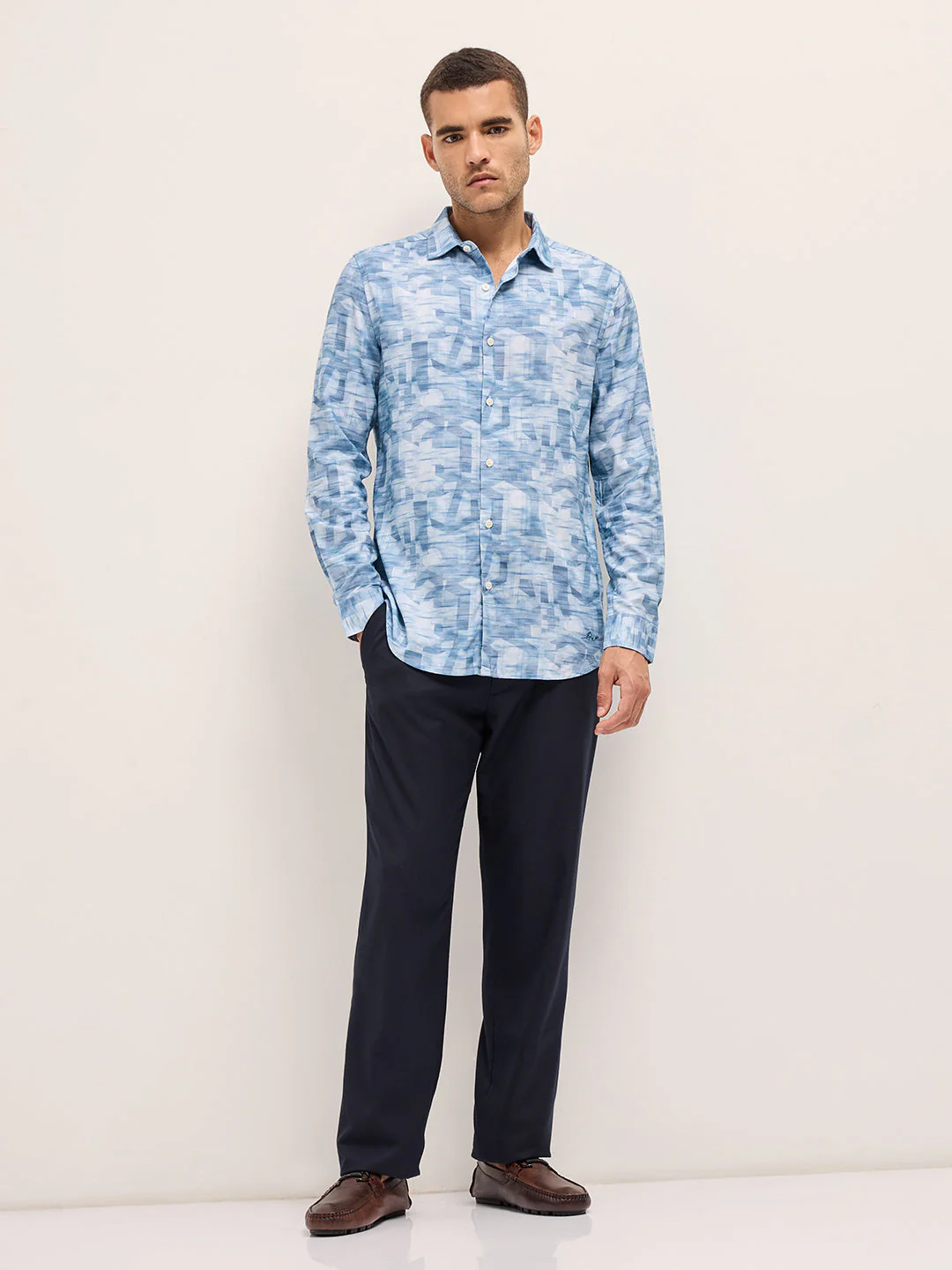 Men Blue Abstract Geometric print Tailored Fit Formal Shirt - Image 4