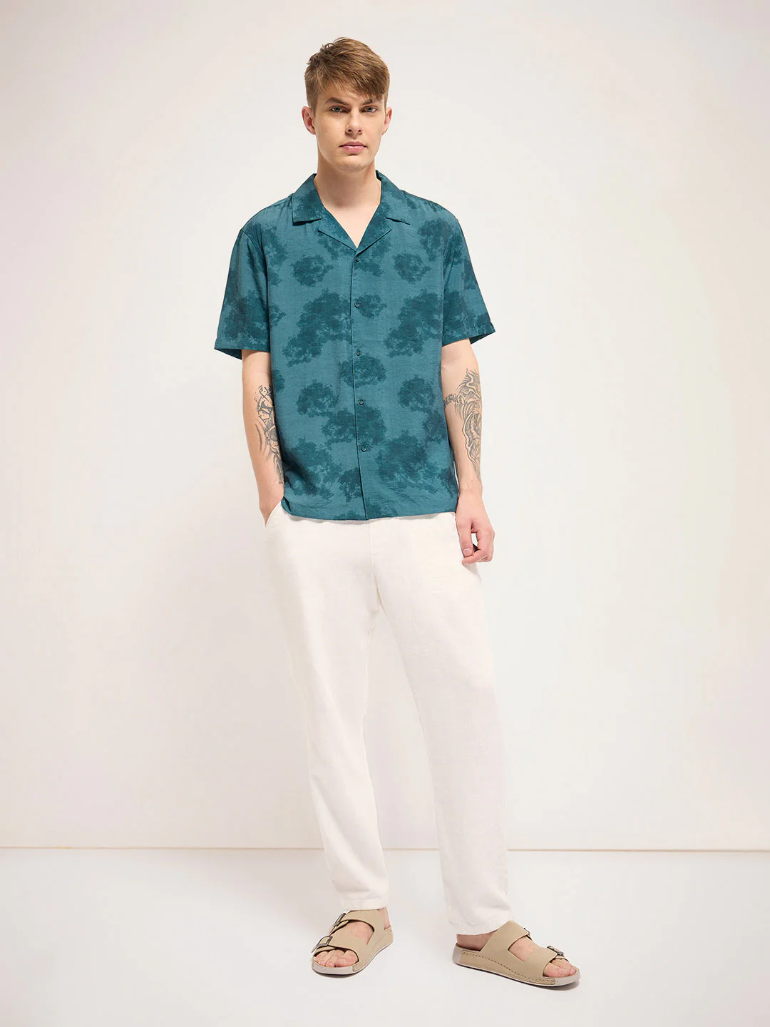 Men Blue Abstract Print Regular Fit Casual Shirt - Image 5