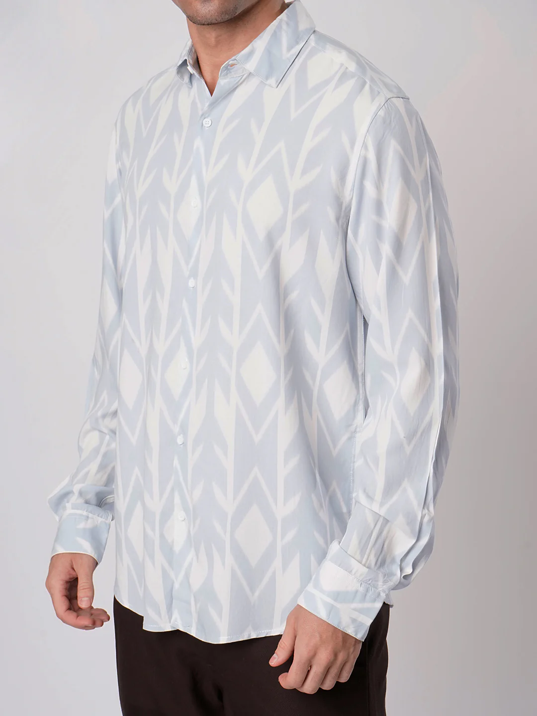 Men Blue and White Abstract printed Shirt - Image 4