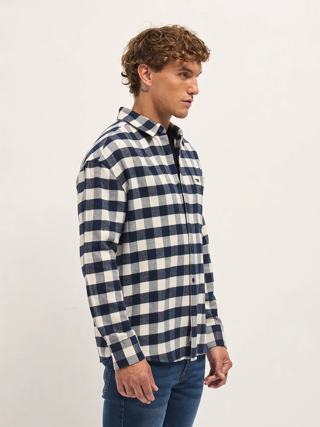 Men Blue and White Checked Cotton Relaxed Fit Casual Shirt - Image 3