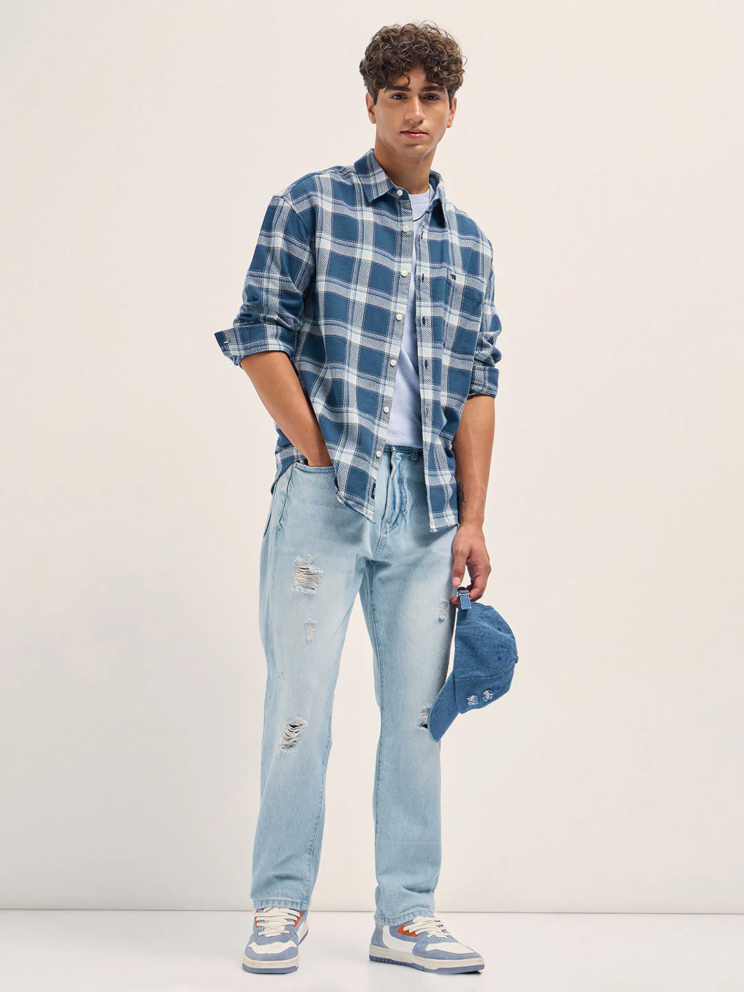 Men Blue and White Waffle Checked Textured Relaxed Fit Casual Shirt - Image 4
