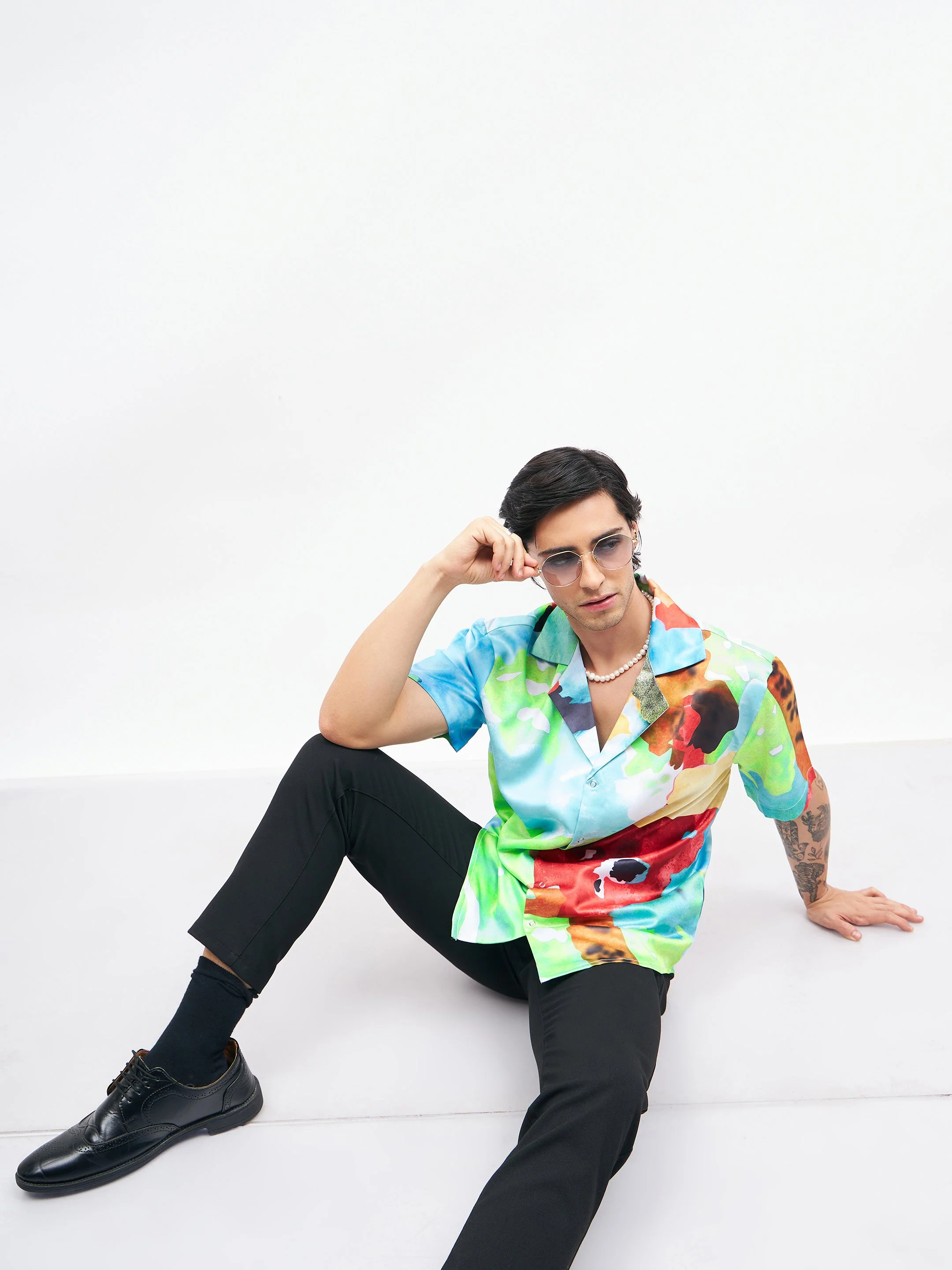 Men Blue Art Print Short Sleeves Satin Shirt - Image 3