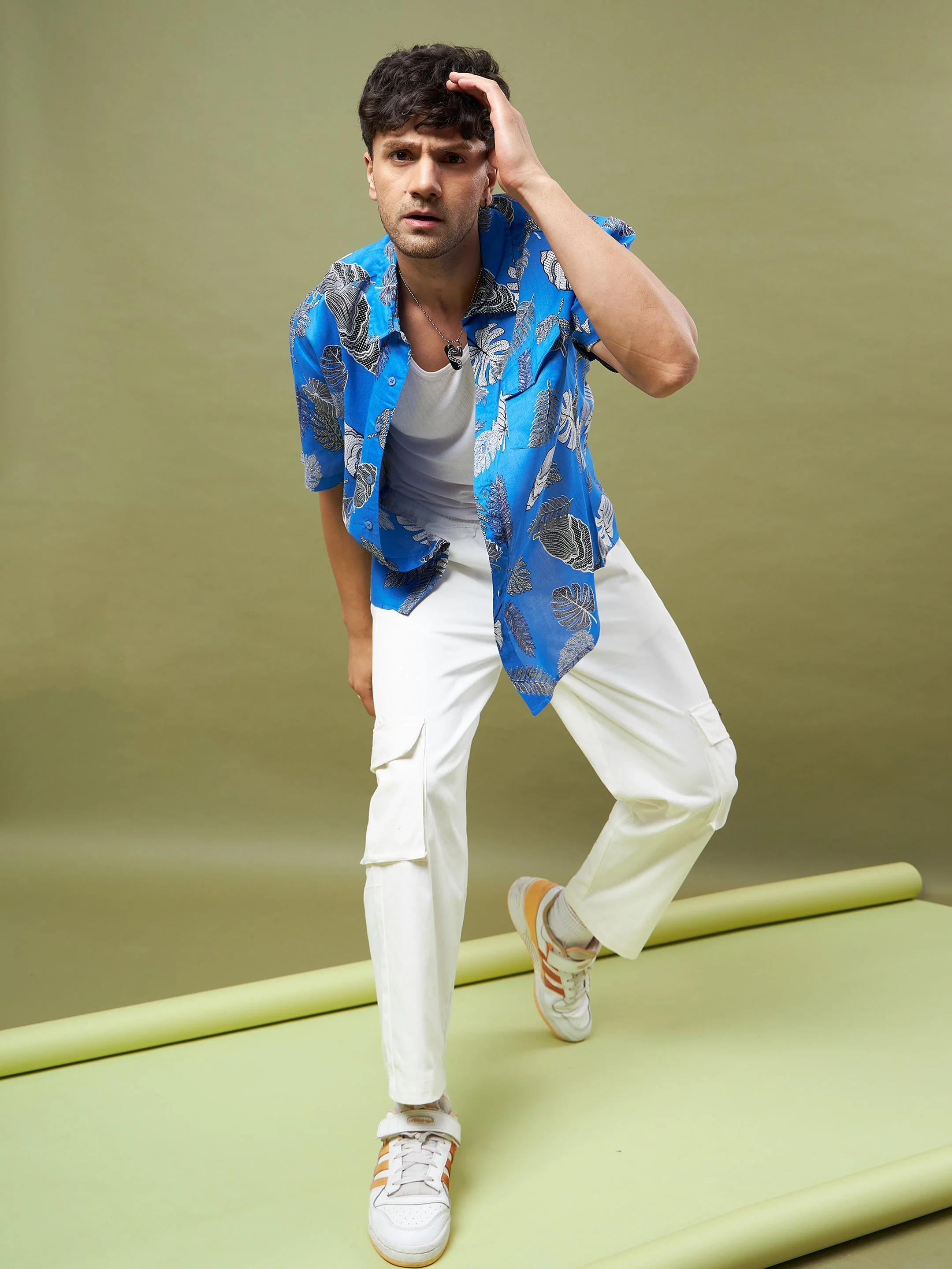 Men Blue & Black Tropical Print Oversized Shirt - Image 2