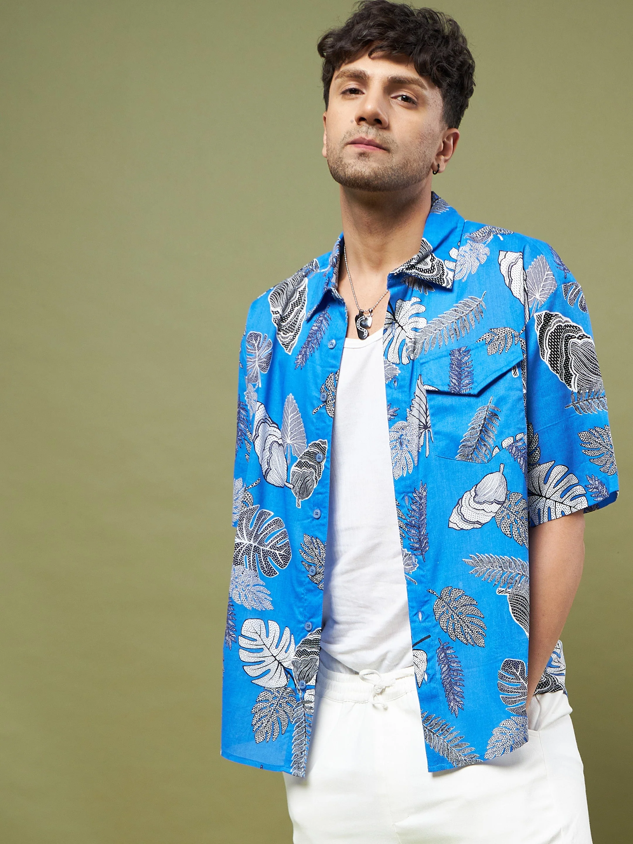 Men Blue & Black Tropical Print Oversized Shirt - Image 3
